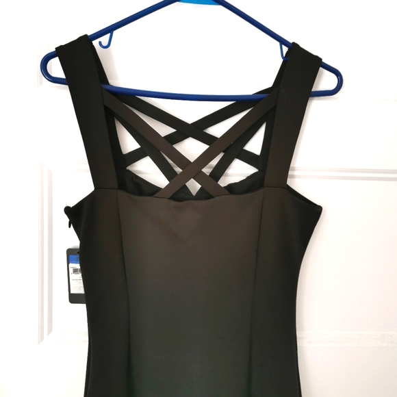 Sexy GUESS little black strappy dress - Picture 4 of 6